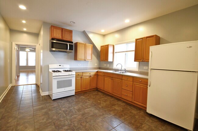 Foto del edificio - 3622 N Christiana Ave