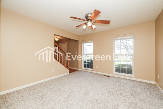 Foto del edificio - 5454 Fairford Ct