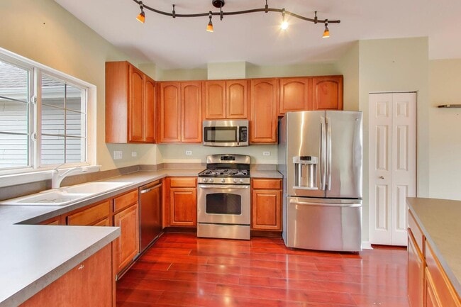 Building Photo - 2427 Daybreak Ct