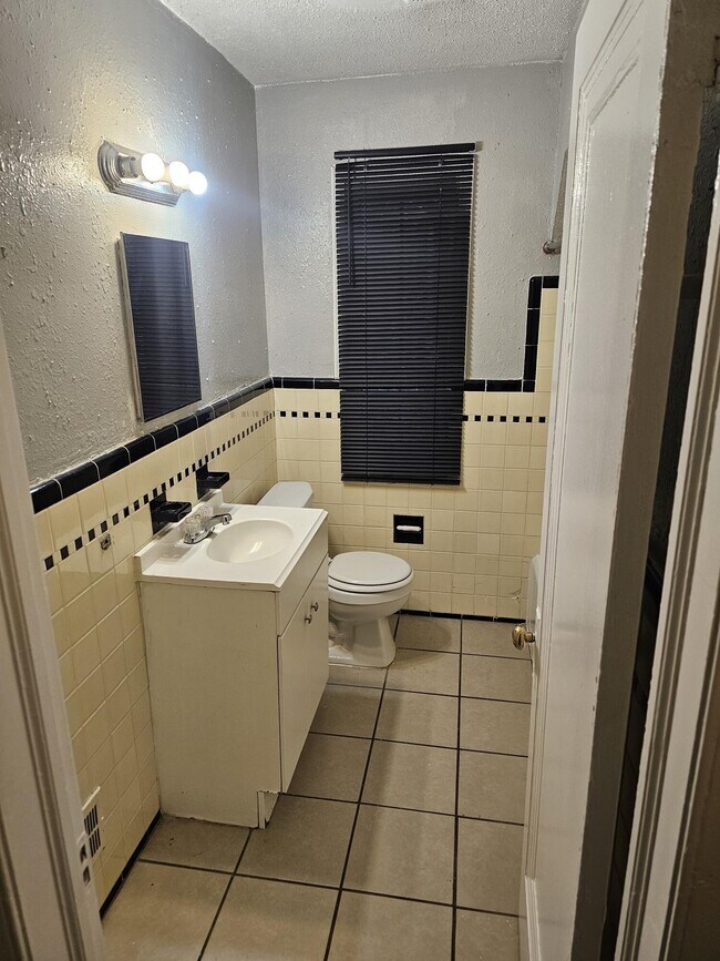 Foto del edificio - 16724 Rutherford St