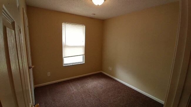 Building Photo - 3640 Brentwood Blvd