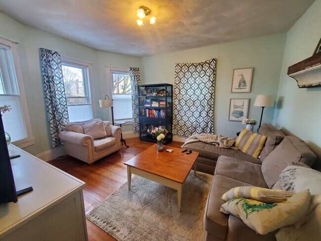 Building Photo - 72 Marshall St