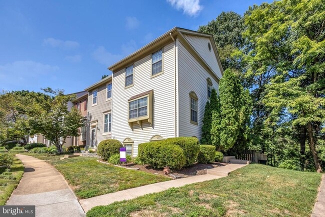Building Photo - 5743 Burke Towne Ct