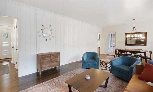 Foto del edificio - 961 E Rock Springs Rd NE