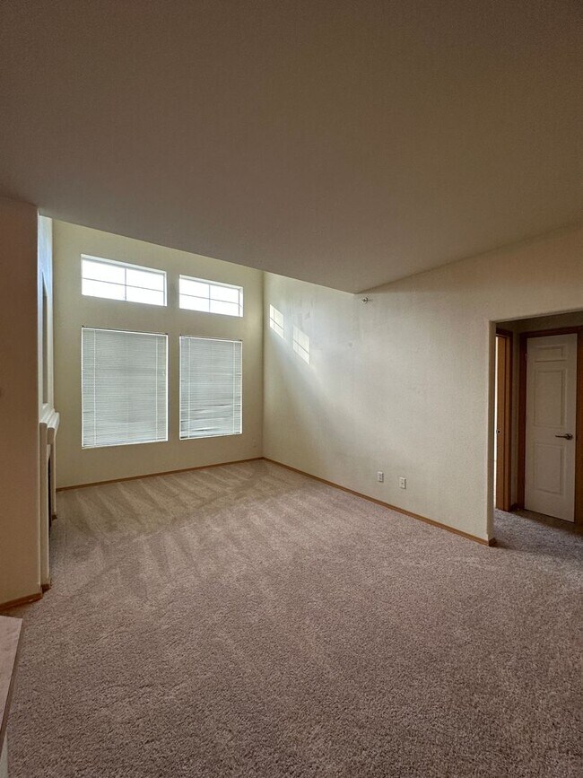 Foto del edificio - 2537 Evans Ct