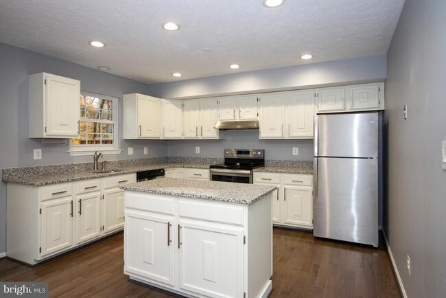 Building Photo - 9432 Loch Leven Ct