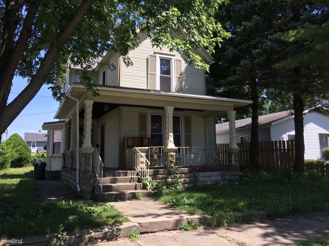 Primary Photo - 220 E 3rd St