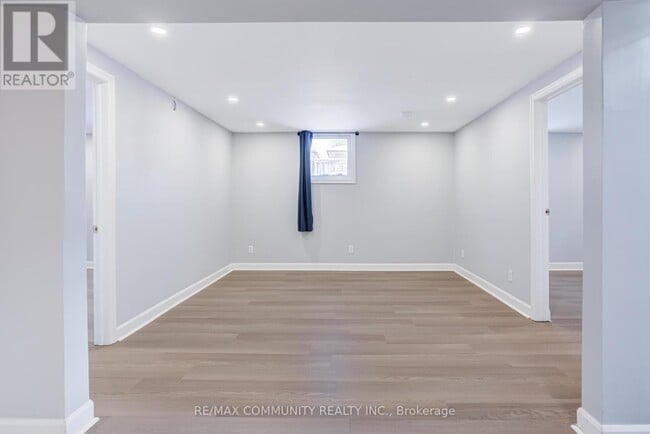 Building Photo - 291 Poplar St