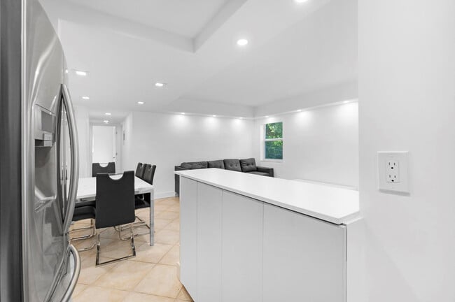 Building Photo - 1439 S Ocean Blvd