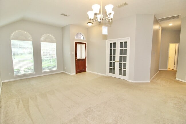 Foto del edificio - 915 Rock Springs Dr