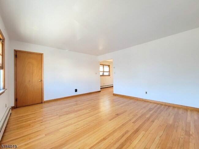 Building Photo - 214 N 3rd St