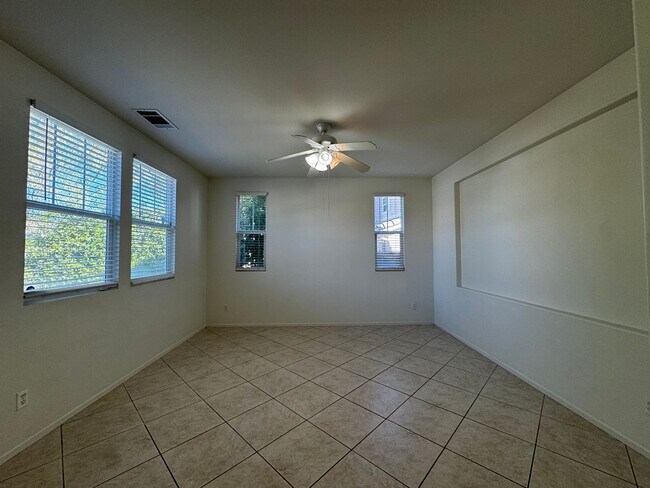 Building Photo - Spacious 4 bedroom in Murrieta for rent!