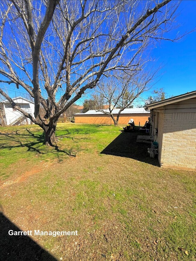 Foto del edificio - 705 Old Georgetown Rd