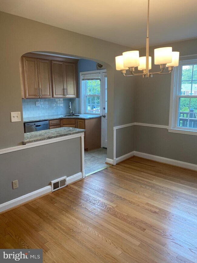 Building Photo - 110 Regester Ave