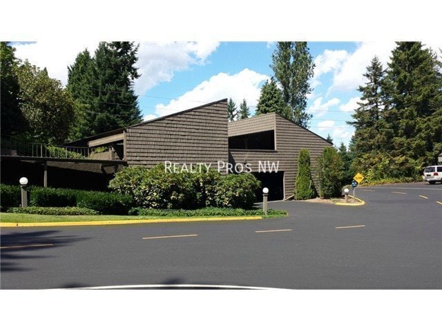 Building Photo - 13680 NE 69th St