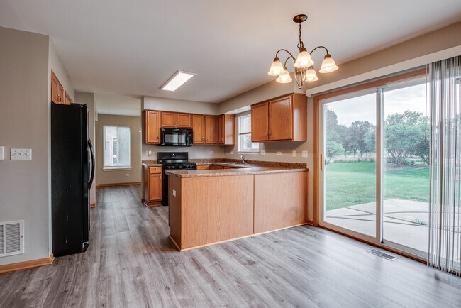 Building Photo - 2873 Carlsbad Cir