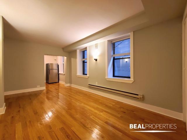 Foto del edificio - 0 bedroom in CHICAGO IL 60610