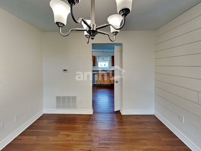 Building Photo - 761 Orwell St