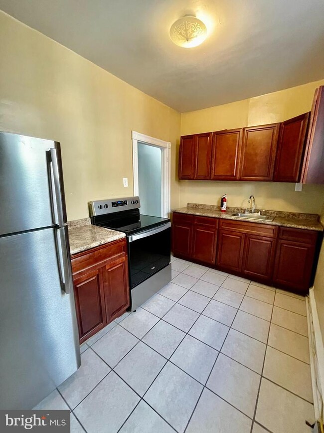 Foto del edificio - 1230 E Cheltenham Ave