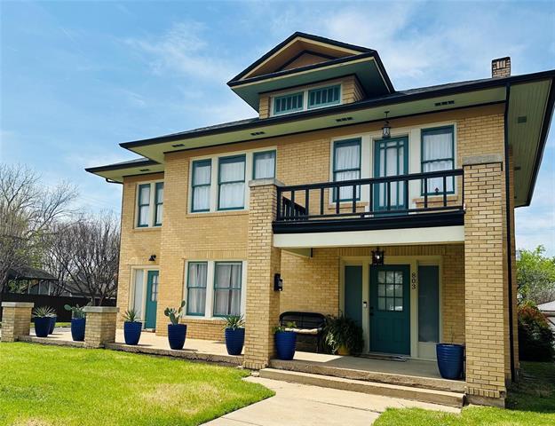 Foto del edificio - 803 Woodlawn Ave