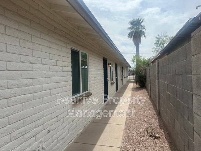 Foto del edificio - 1429 E Fillmore St