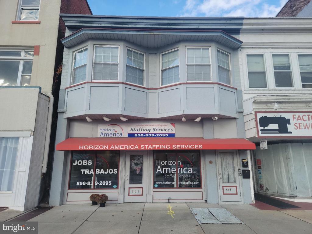 Foto principal - 606 E Landis Ave