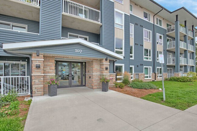 Photo du bâtiment - Ridgeway Suites Apartments