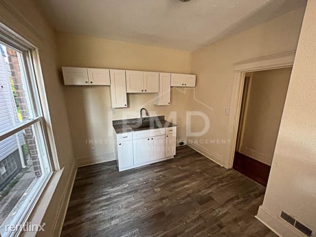 Building Photo - 1 br, 1 bath House - 985 E Grand Blvd