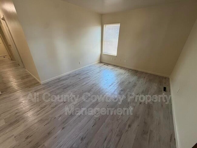 Building Photo - 1145 W Leisher Rd