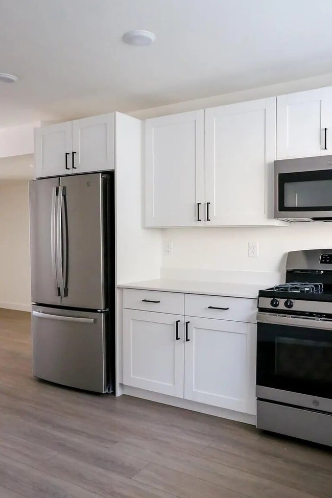 Building Photo - 84 E 200 S