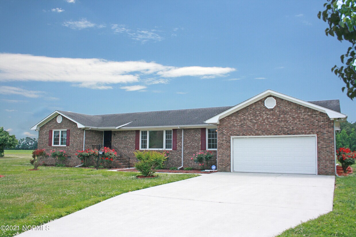 7451 Wallace Hwy, Wallace, NC 28466 House Rental in Wallace, NC