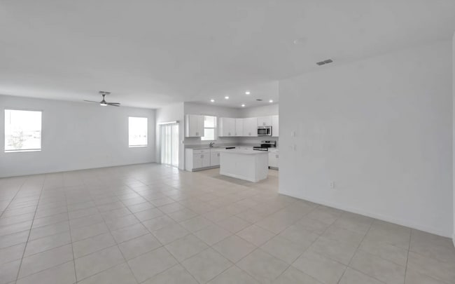 Building Photo - 9438 Cannon Bch Dr