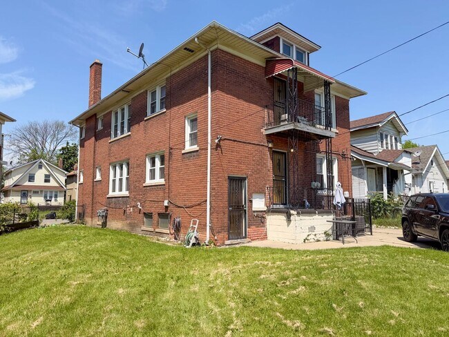 Foto del edificio - 9392 Woodside St