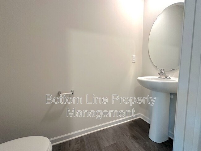 Building Photo - 2129 Allium Dr