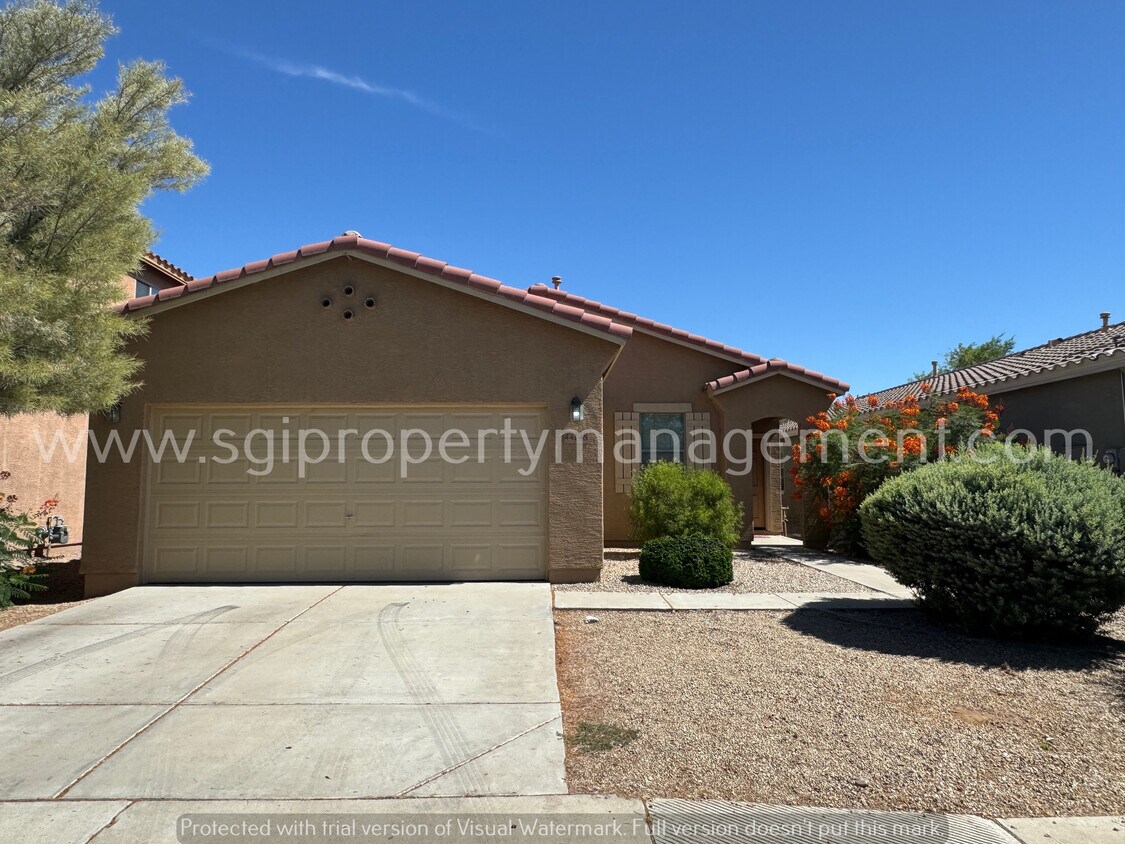 Primary Photo - Beautiful split floorplan in a great neigh...