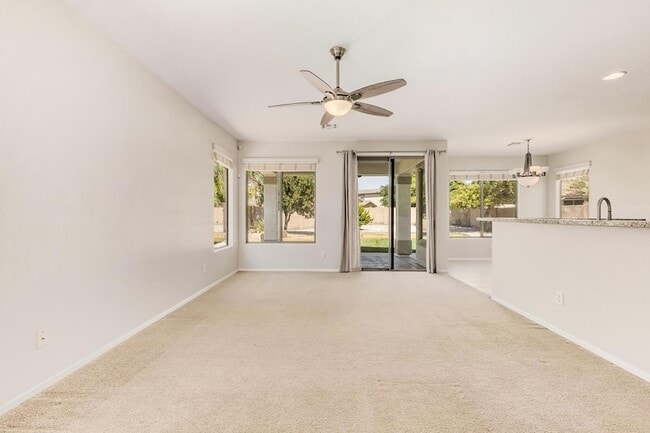 Foto del edificio - 3494 E Hampton Ln