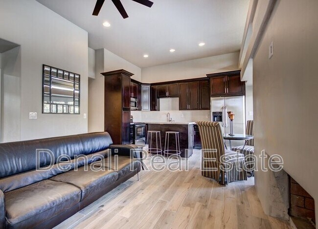 Building Photo - 15615 Chicory Dr