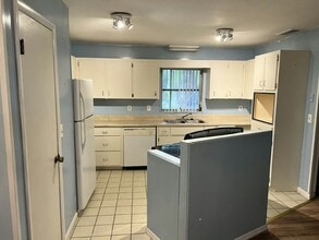 Building Photo - 7973 Elliott Rd