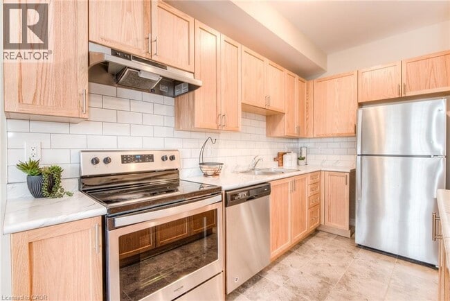 Building Photo - 387 Westwood Dr