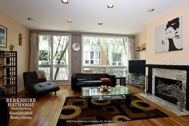 Building Photo - 2671 N Greenview Ave