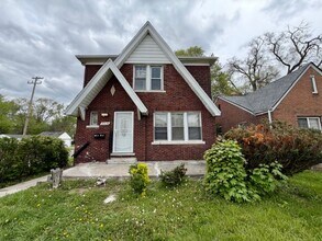 Building Photo - 9516 Wayburn St