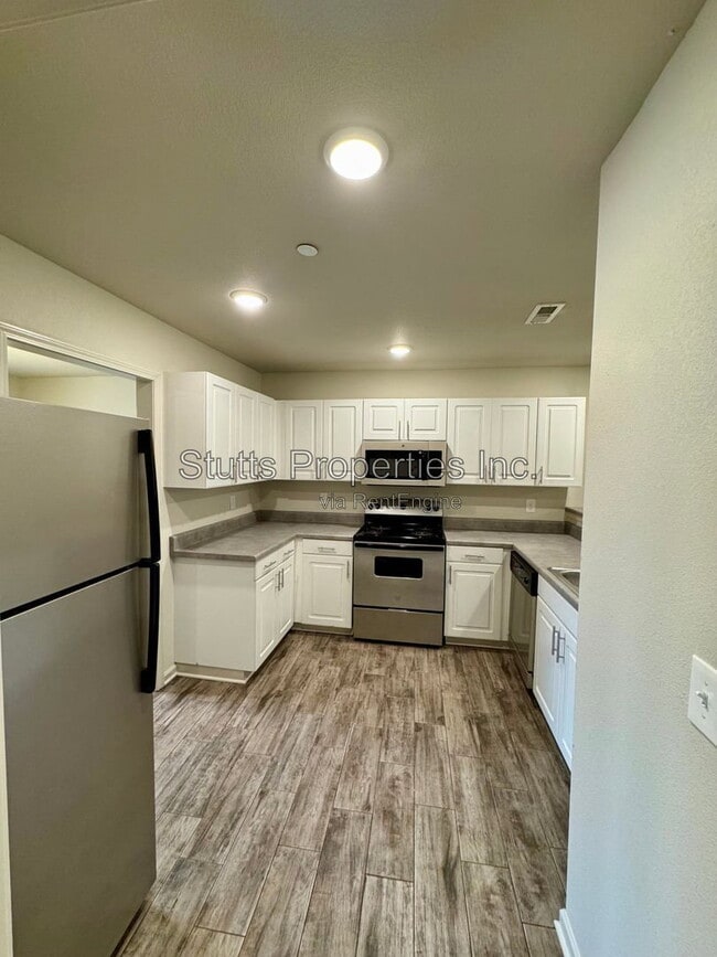 Building Photo - 201 Spindle Ct