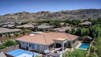 Building Photo - 7904 S 29th Pl