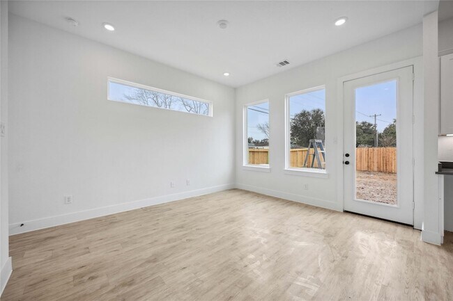 Foto del edificio - 8103 Calhoun Rd