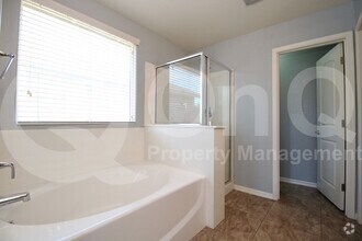 Building Photo - 5513 S 27th Dr