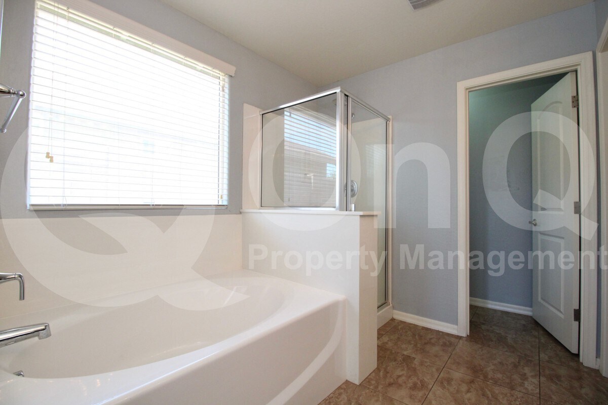 Foto principal - 5513 S 27th Dr