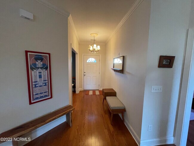 Building Photo - 745 Royal Bonnet Dr
