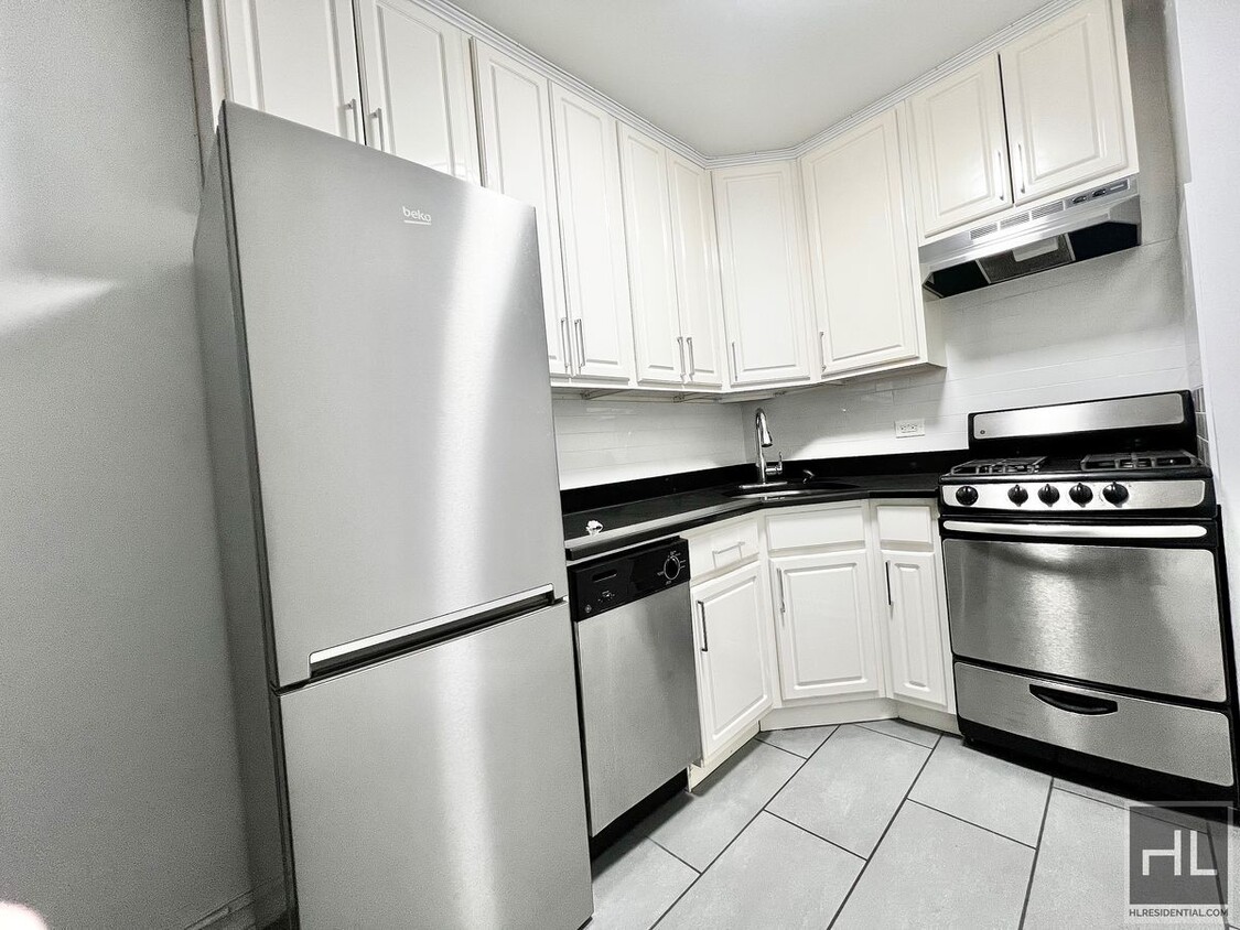 Primary Photo - E 16 ST