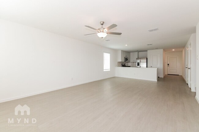 Foto del edificio - 2725 Mistwood Dr