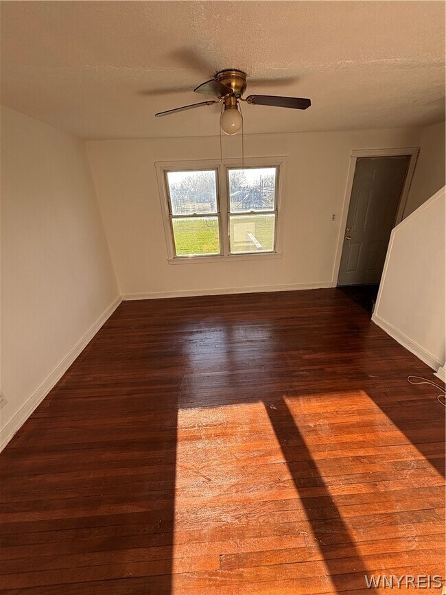 Foto del edificio - 396 Sudbury Rd